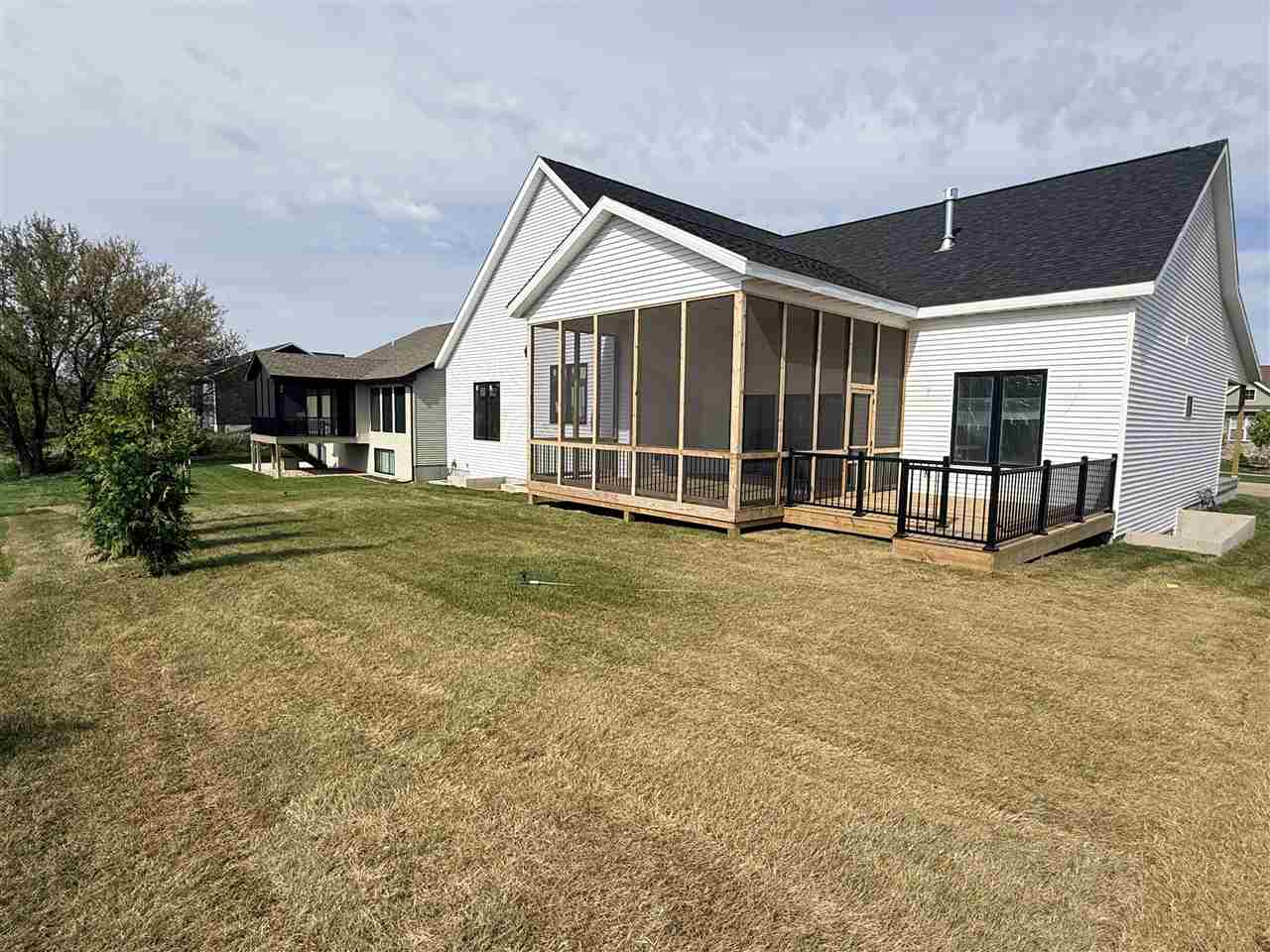 1403 Green Oak Pass Tiffin IA 52340