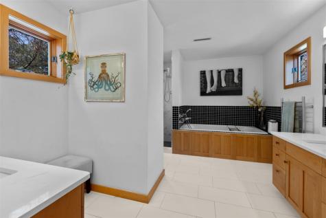 17 Briar Ridge Drive Iowa City IA 52240