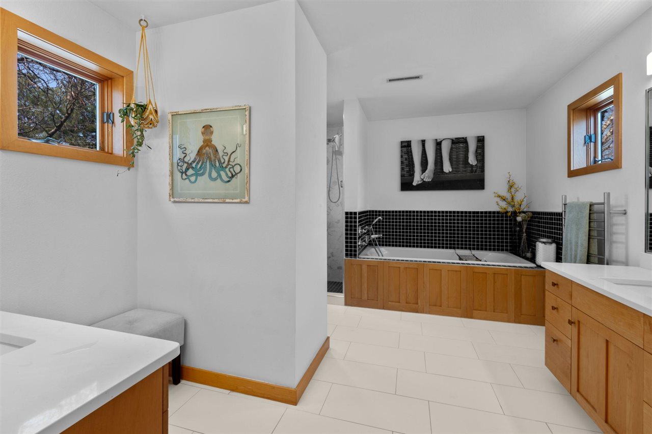 17 Briar Ridge Drive Iowa City IA 52240