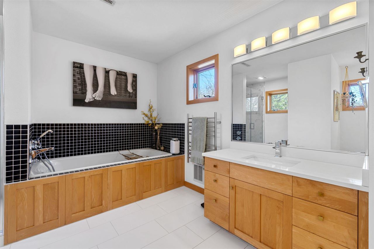 17 Briar Ridge Drive Iowa City IA 52240