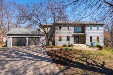 17 Briar Ridge Drive Iowa City IA 52240