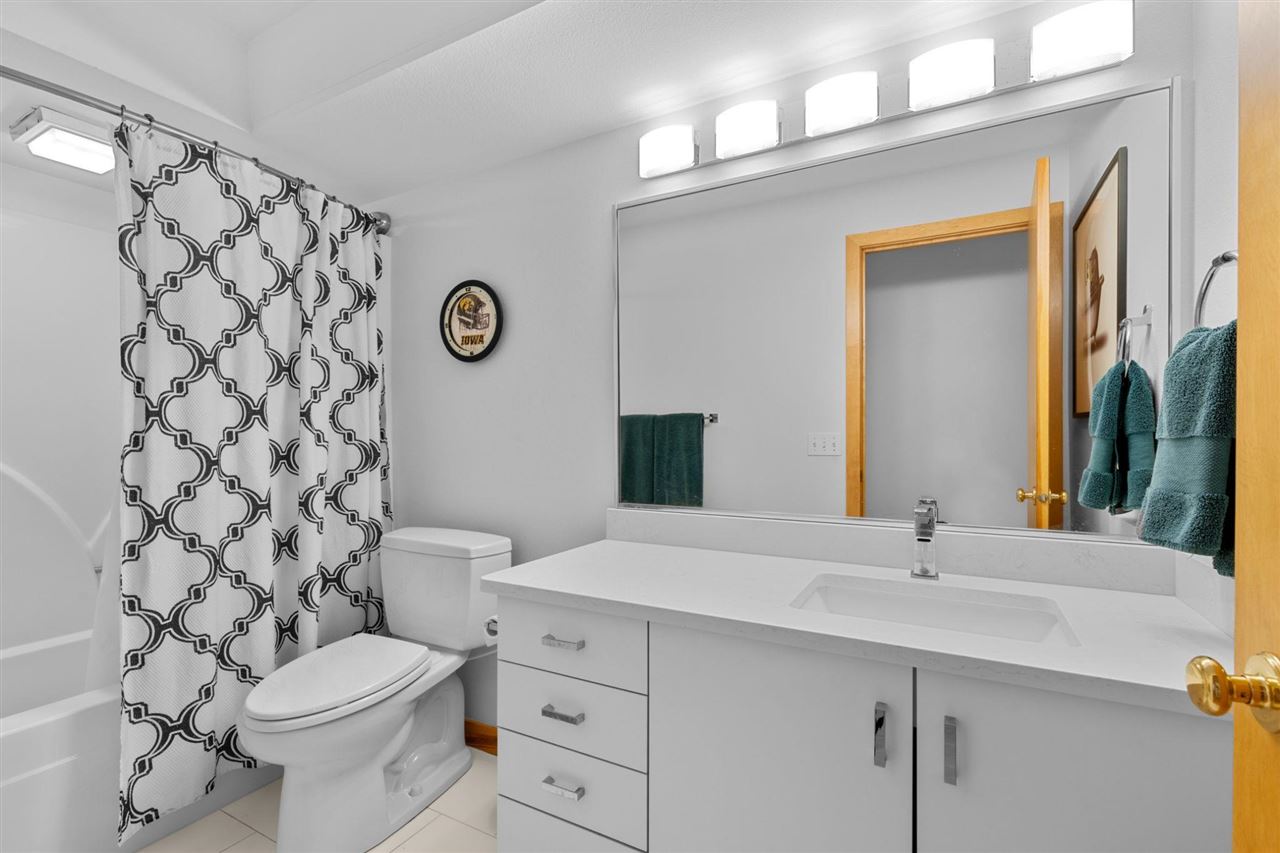 17 Briar Ridge Drive Iowa City IA 52240