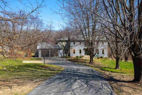 17 Briar Ridge Drive Iowa City IA 52240
