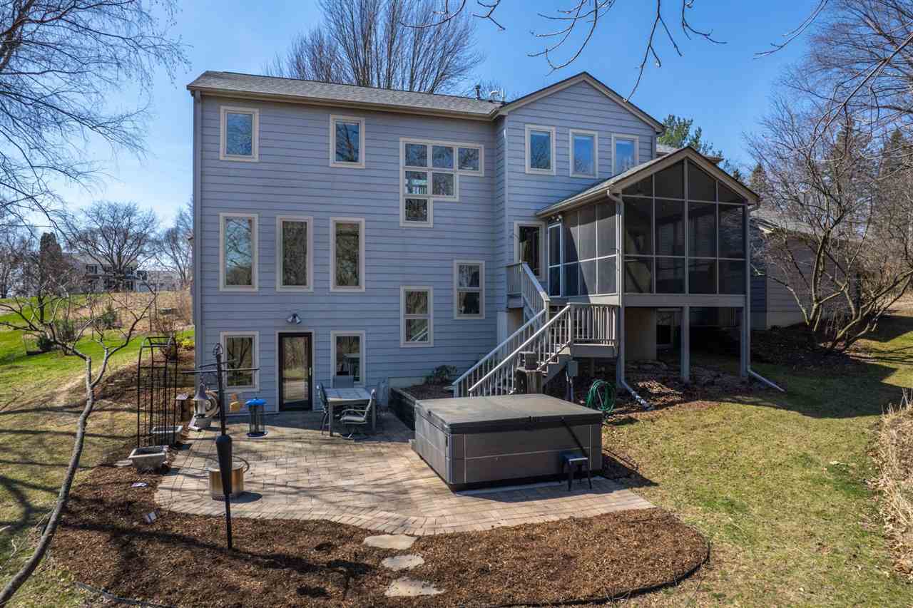 17 Briar Ridge Drive Iowa City IA 52240