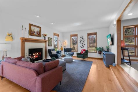 17 Briar Ridge Drive Iowa City IA 52240