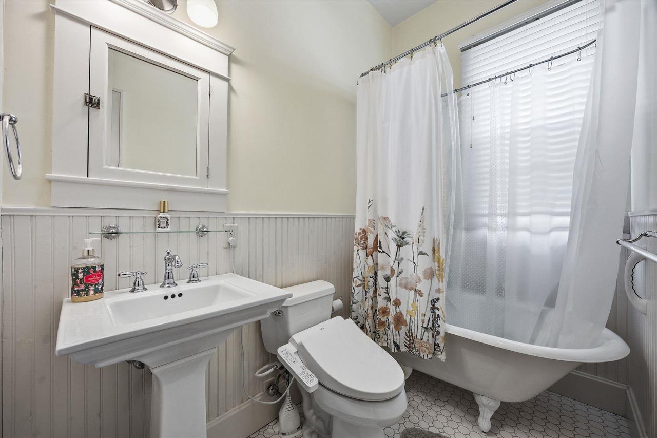 1039 E College Street Iowa City IA 52240