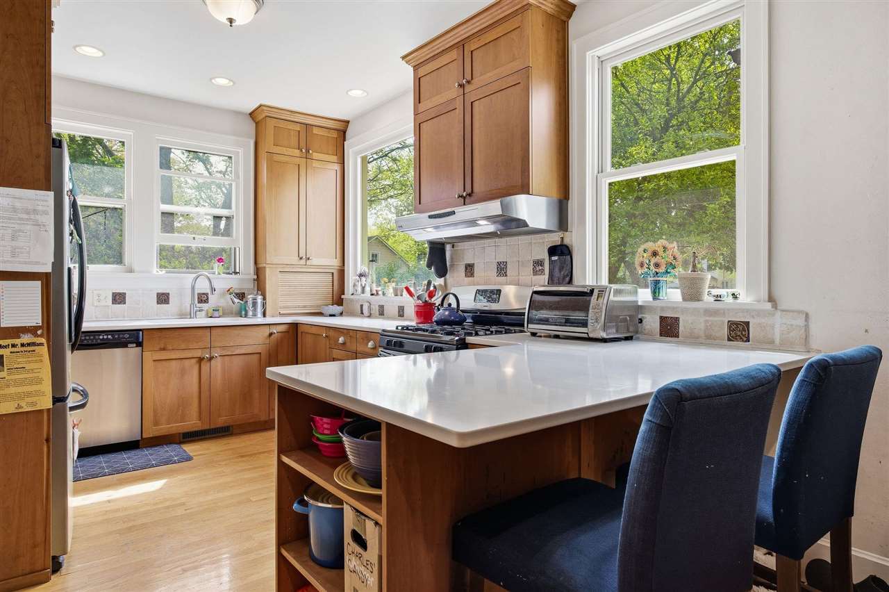 1039 E College Street Iowa City IA 52240