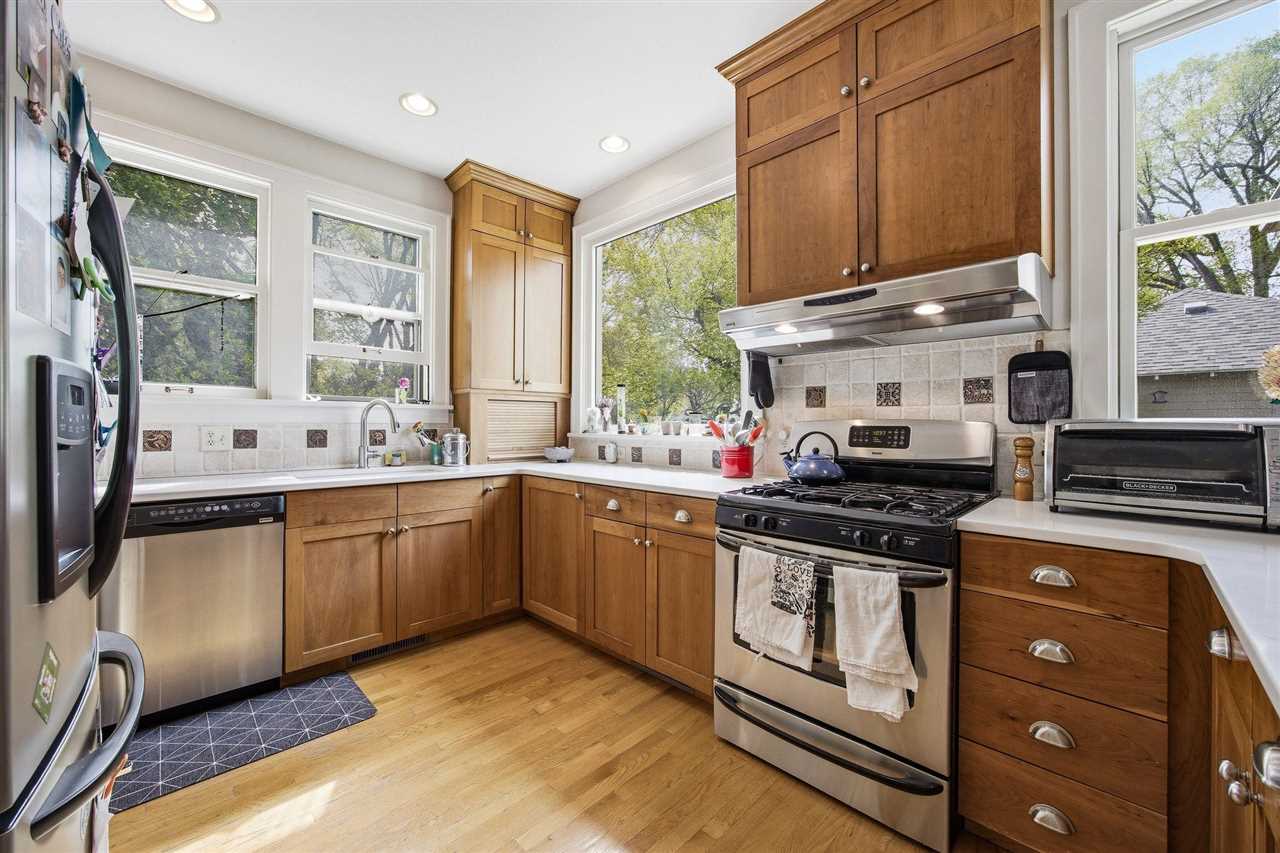1039 E College Street Iowa City IA 52240