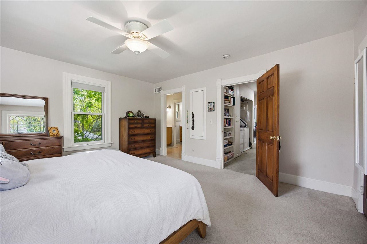 1039 E College Street Iowa City IA 52240