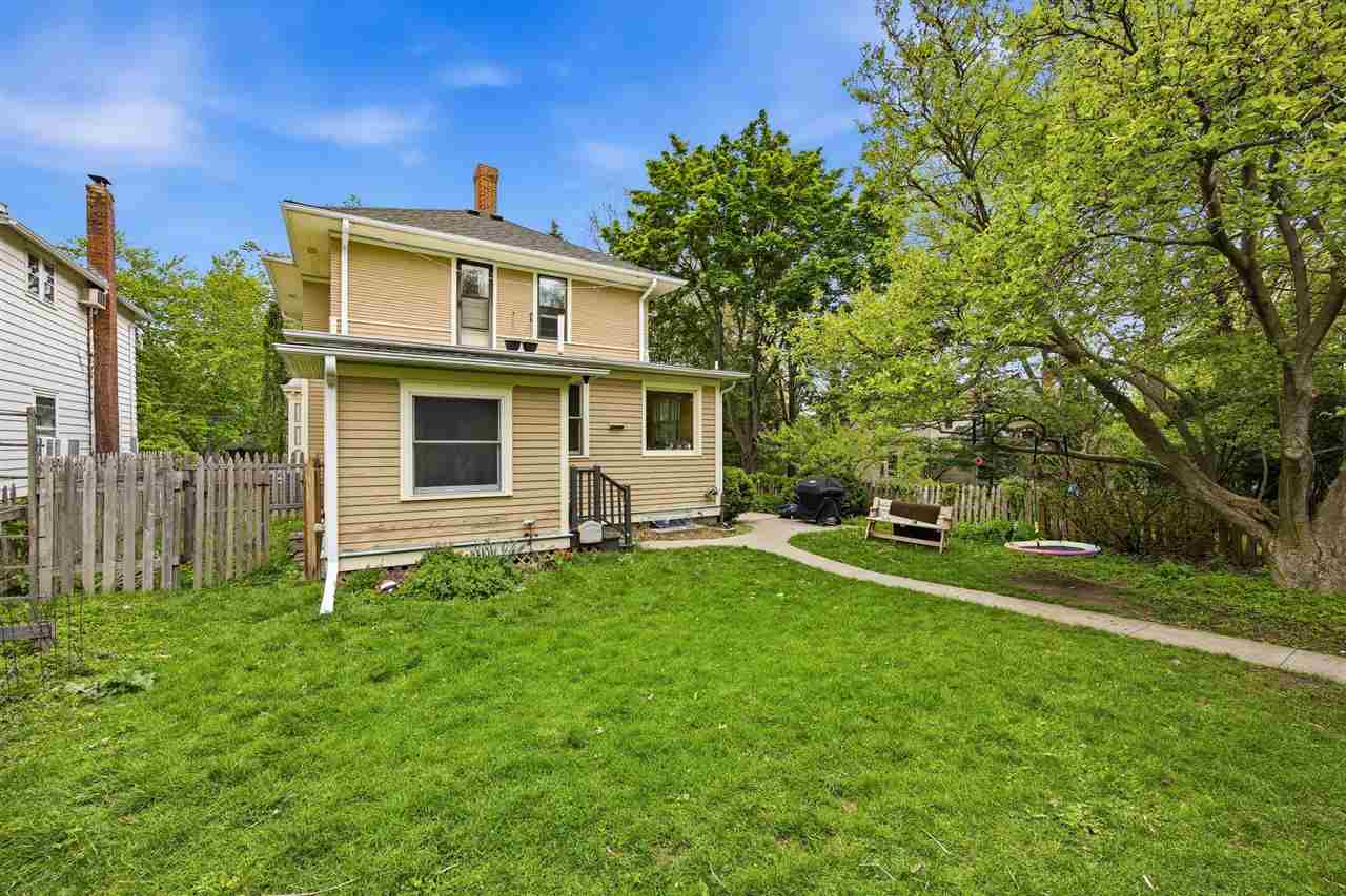 1039 E College Street Iowa City IA 52240