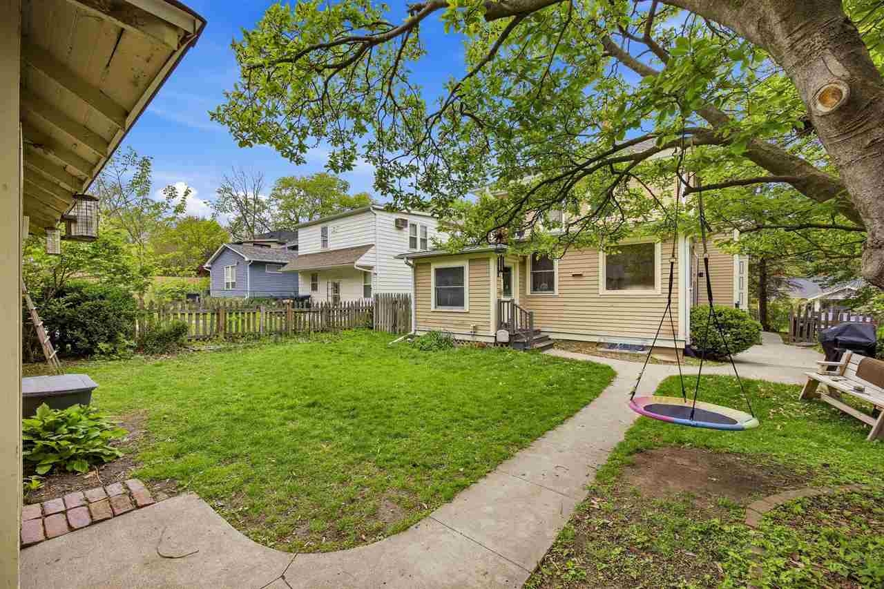 1039 E College Street Iowa City IA 52240