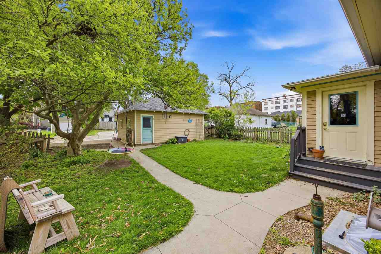 1039 E College Street Iowa City IA 52240