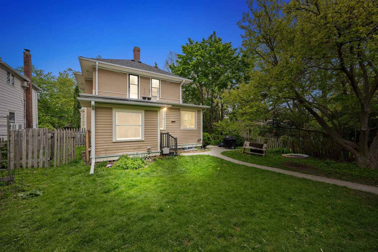 1039 E College Street Iowa City IA 52240