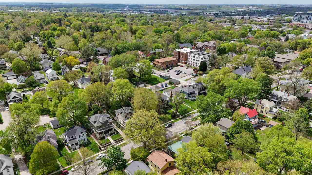 1039 E College Street Iowa City IA 52240