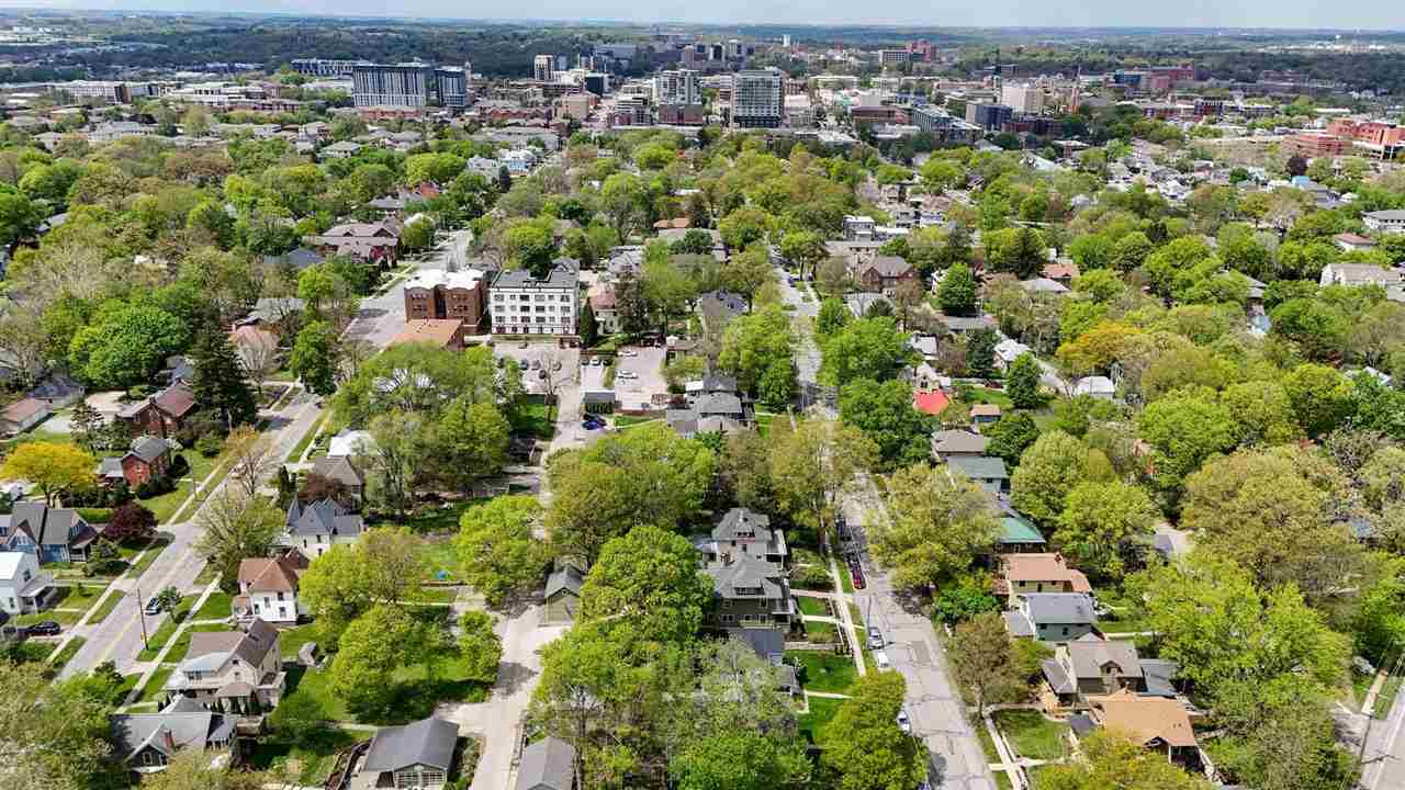 1039 E College Street Iowa City IA 52240