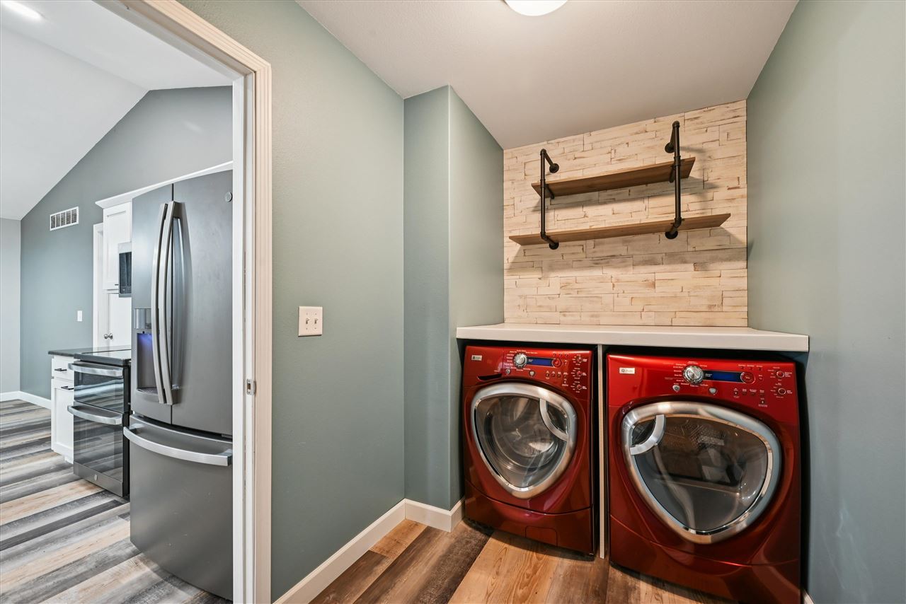2001 Mackinaw Drive Iowa City IA 52245