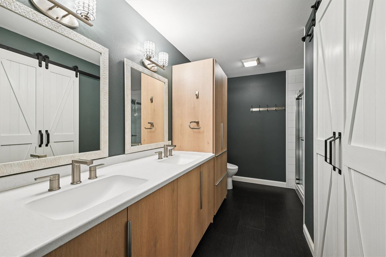 2001 Mackinaw Drive Iowa City IA 52245