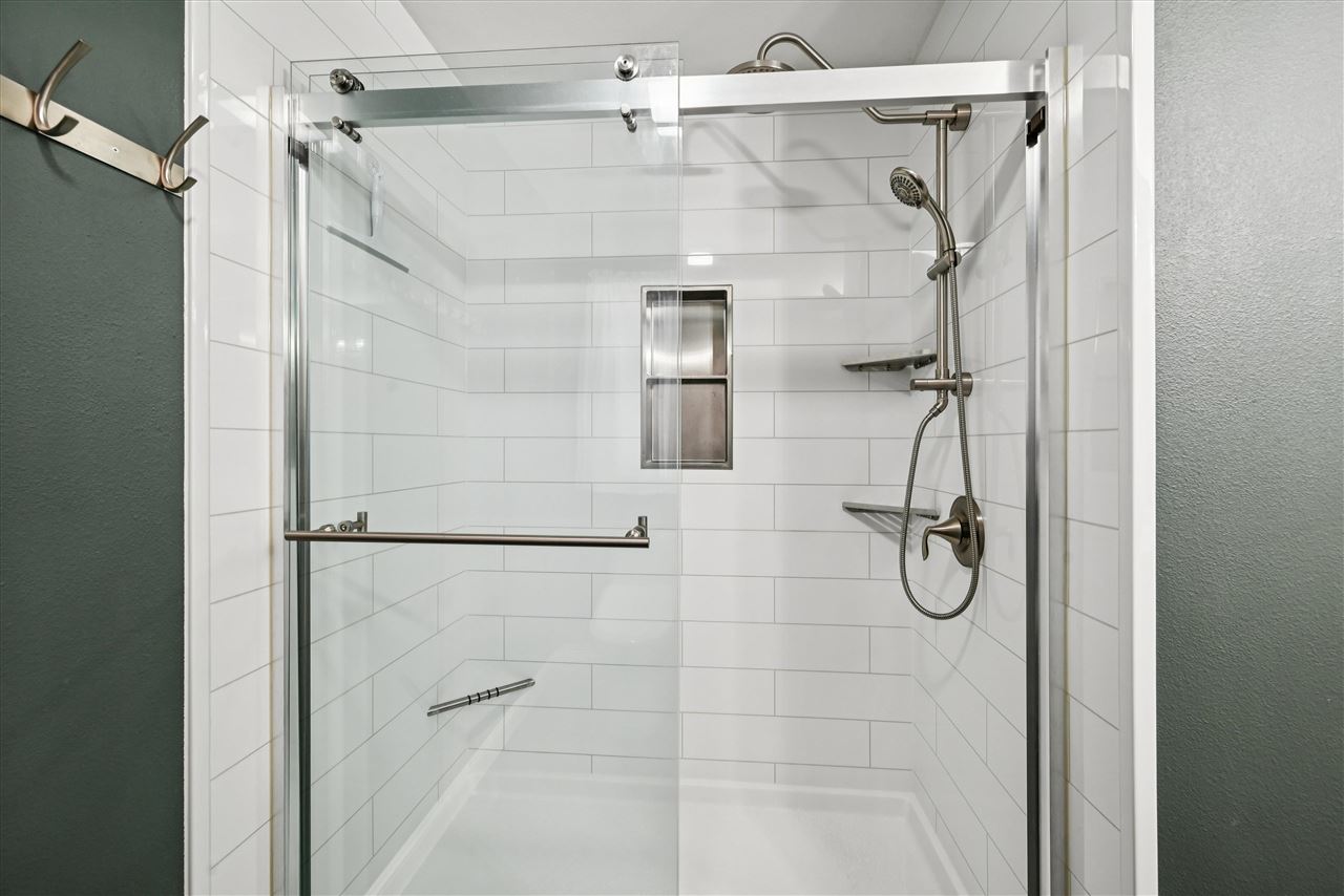2001 Mackinaw Drive Iowa City IA 52245
