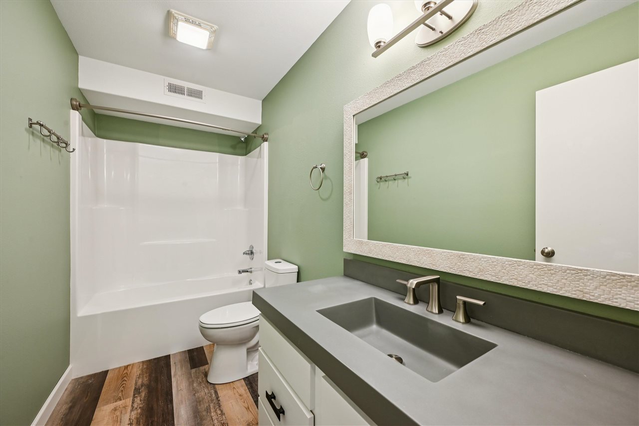 2001 Mackinaw Drive Iowa City IA 52245
