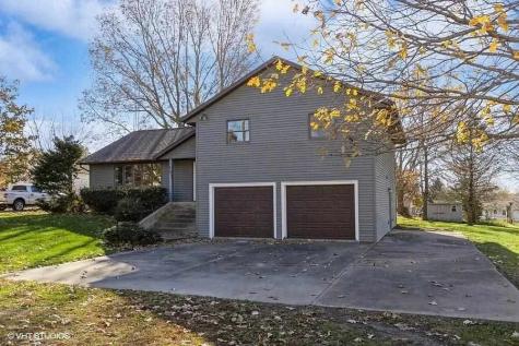 703 Lincoln Street Ainsworth IA 52201