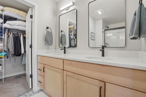 195 Sedona Street Iowa City IA 52246