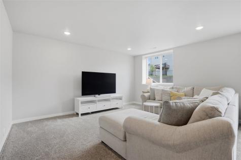 195 Sedona Street Iowa City IA 52246