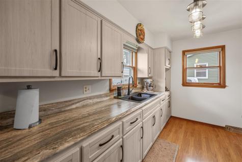 133 NW Wesley Drive Cedar Rapids IA 52405