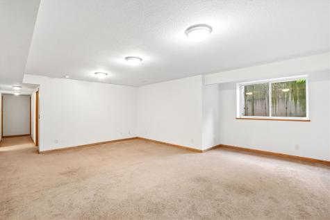 197 Rogers Drive Williamsburg IA 52361
