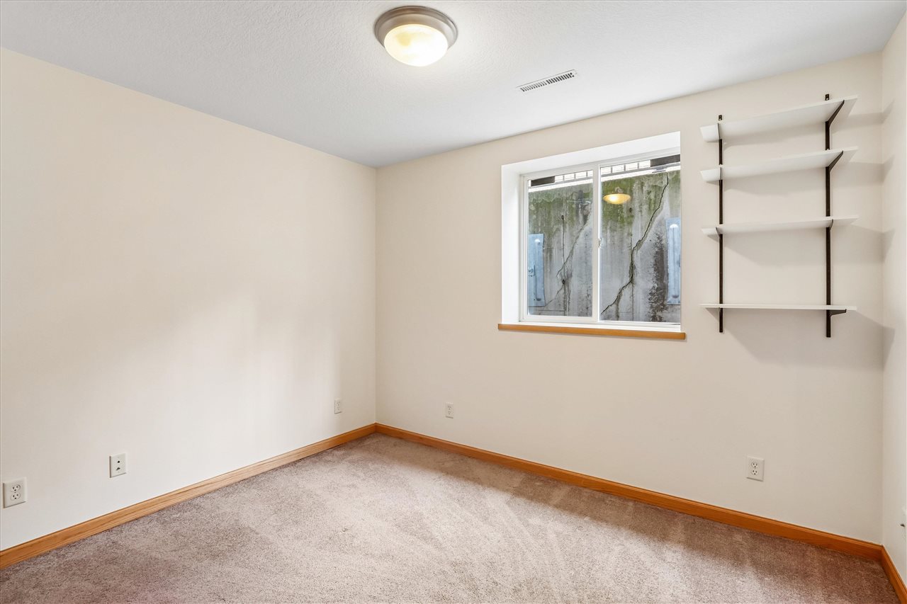 197 Rogers Drive Williamsburg IA 52361