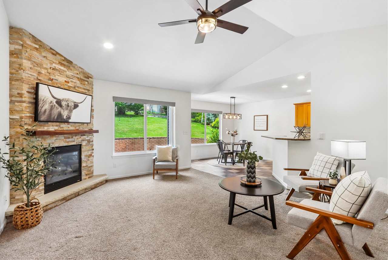 197 Rogers Drive Williamsburg IA 52361