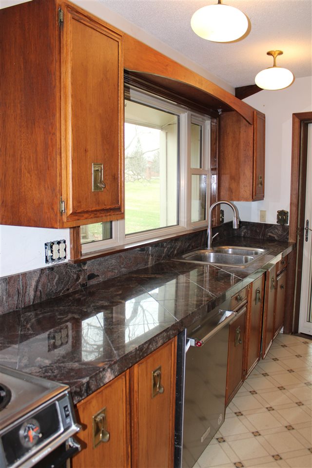 230 N Navajo Lane North English IA 52316