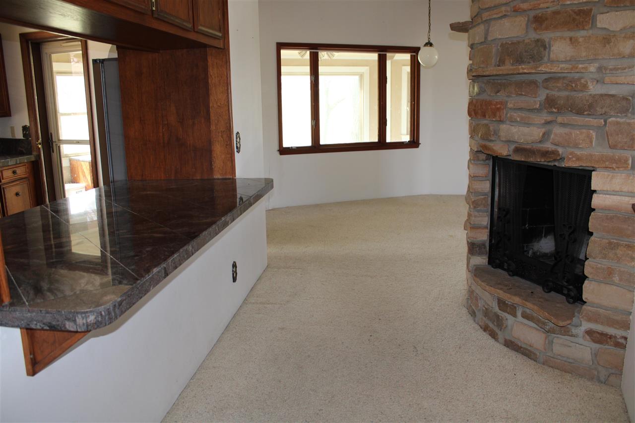 230 N Navajo Lane North English IA 52316