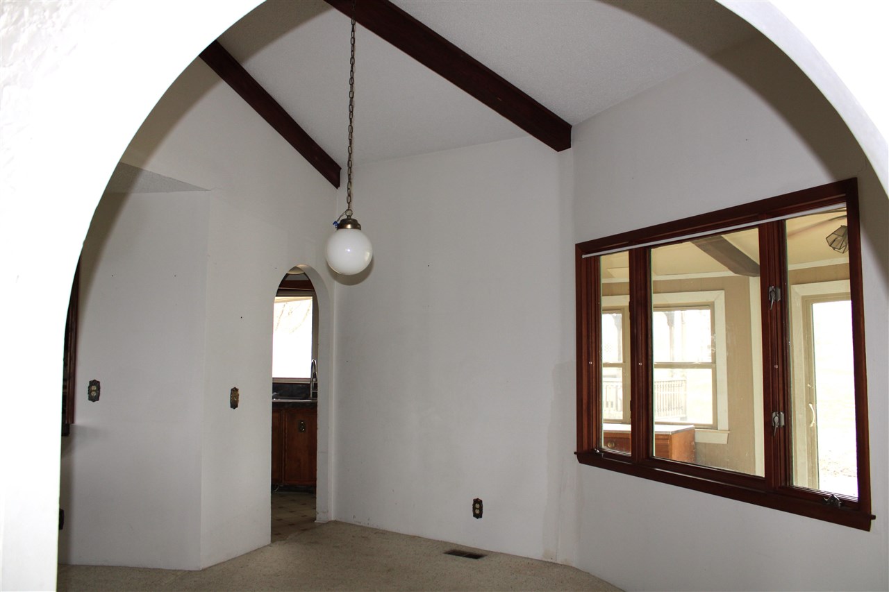 230 N Navajo Lane North English IA 52316