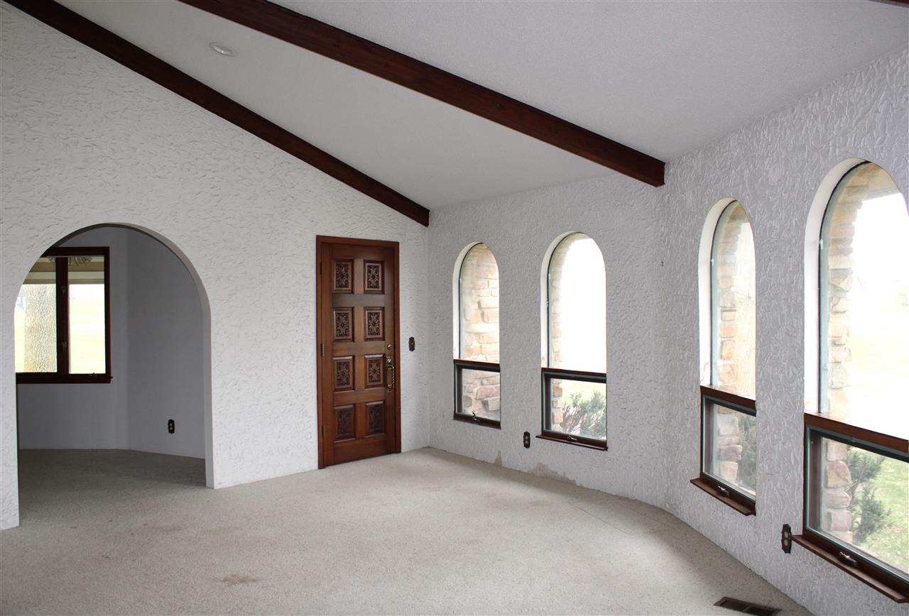 230 N Navajo Lane North English IA 52316