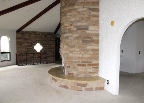 230 N Navajo Lane North English IA 52316