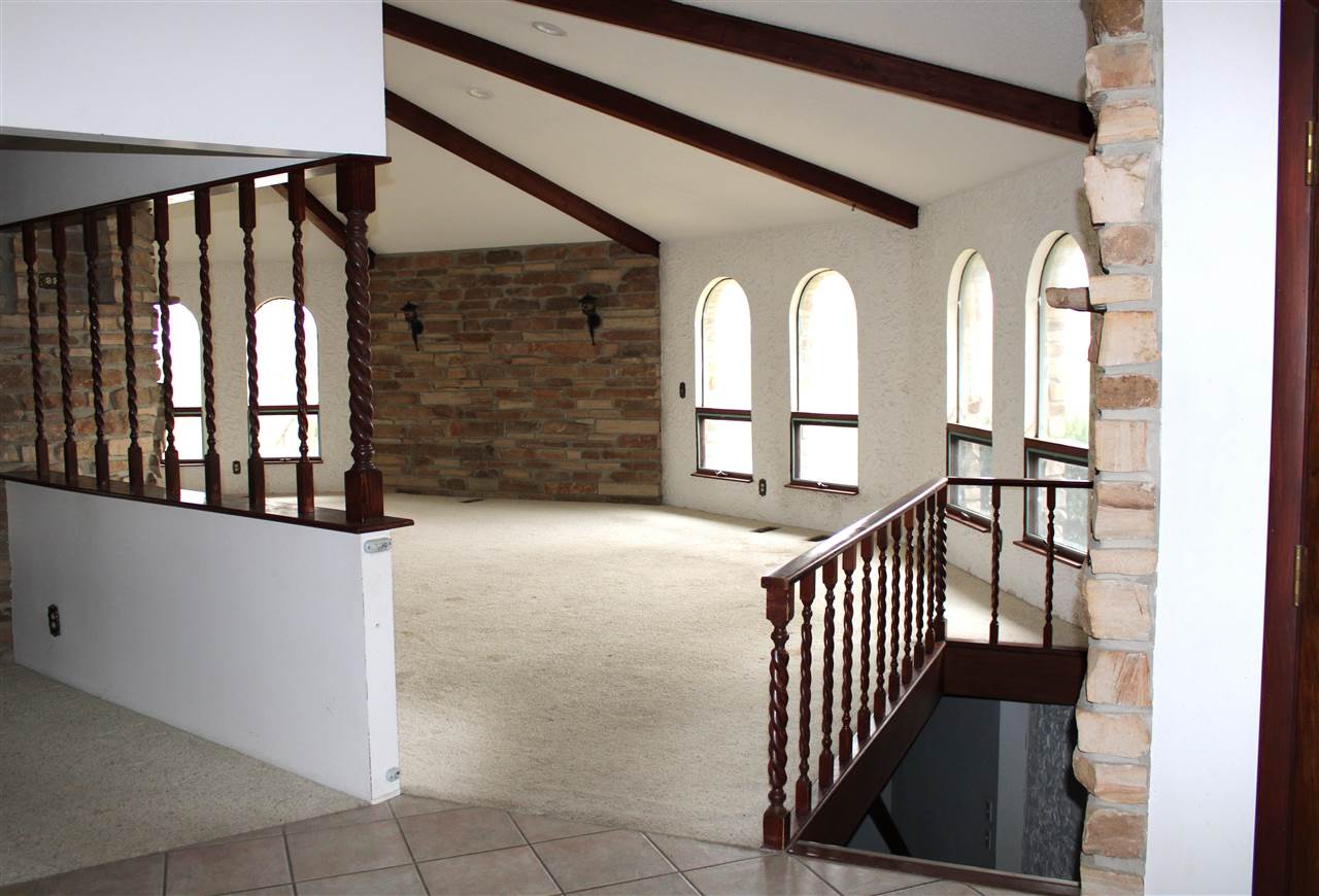230 N Navajo Lane North English IA 52316