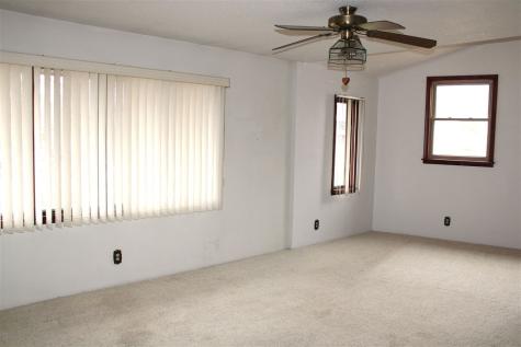 230 N Navajo Lane North English IA 52316