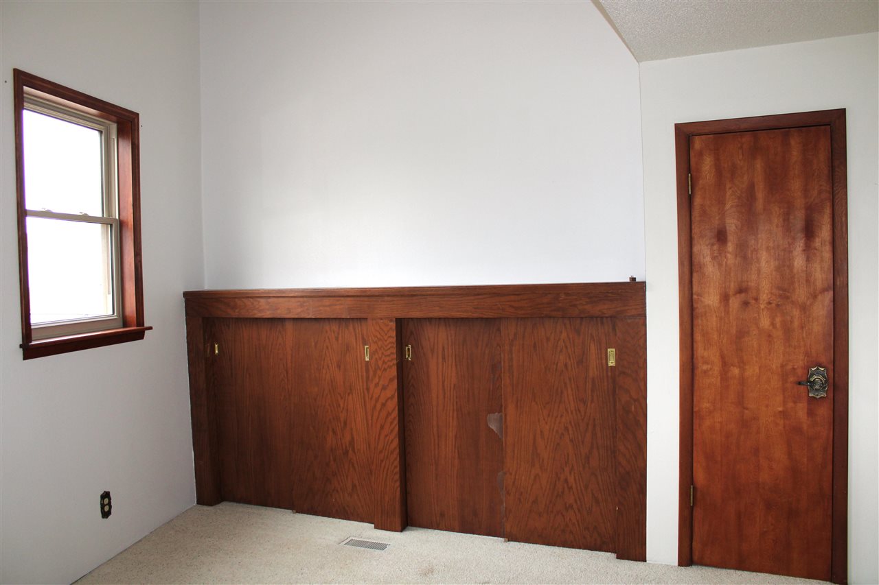 230 N Navajo Lane North English IA 52316