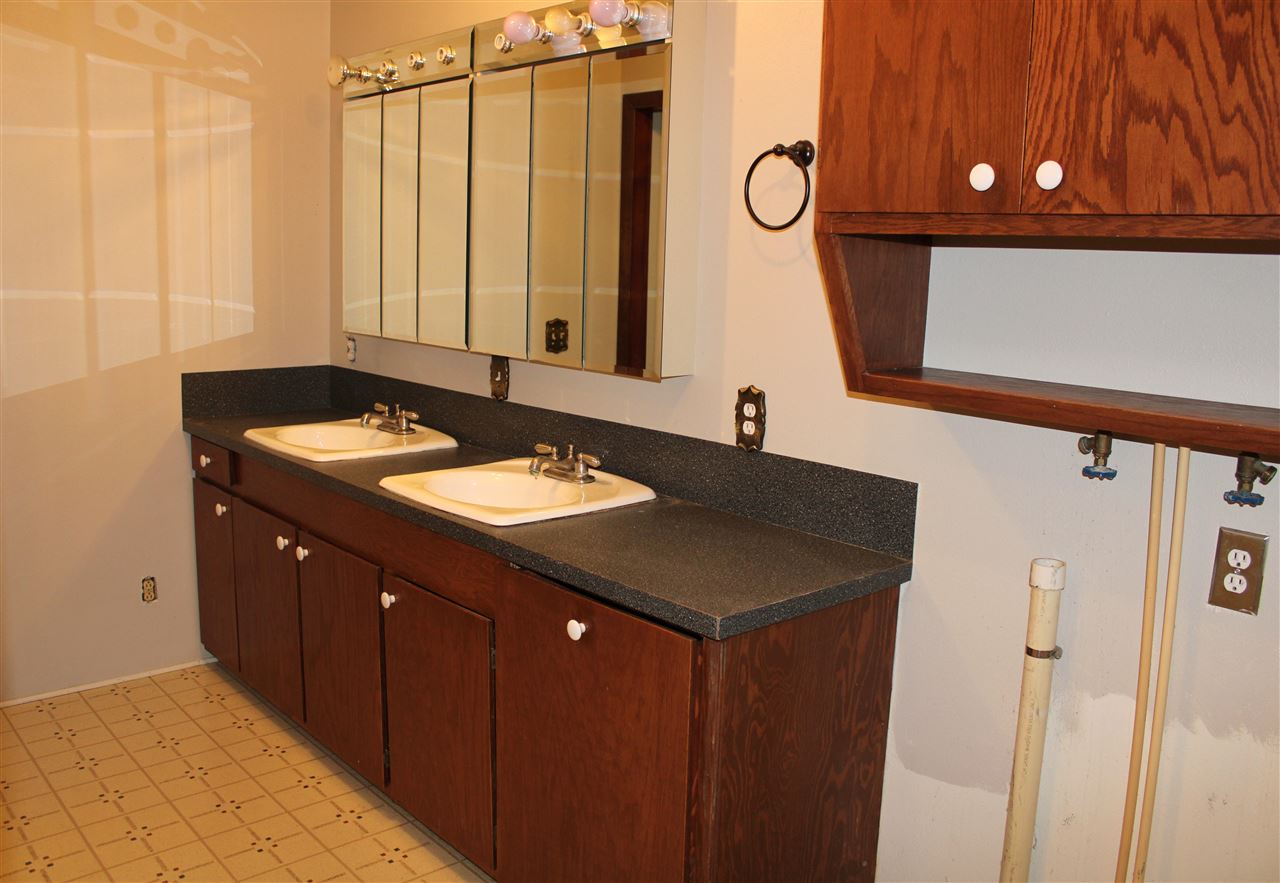 230 N Navajo Lane North English IA 52316