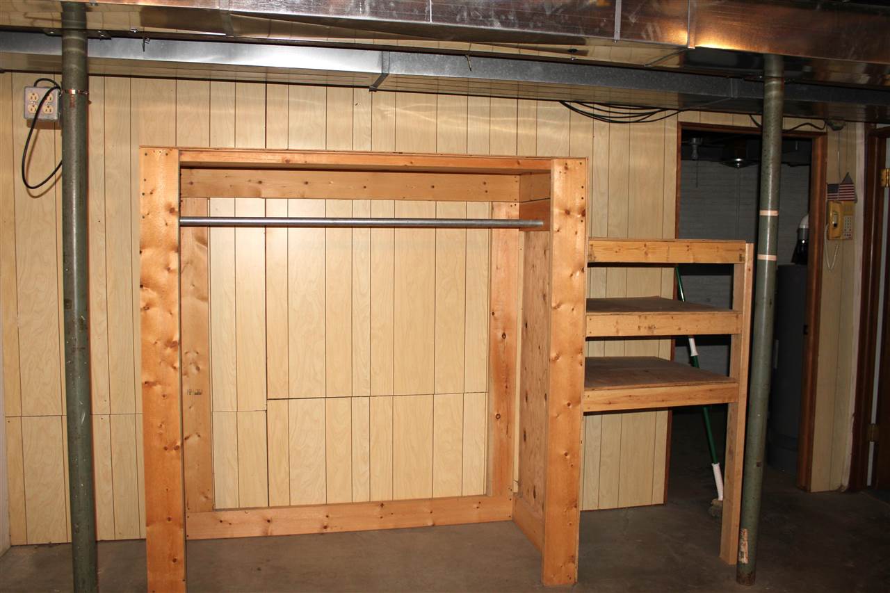 230 N Navajo Lane North English IA 52316