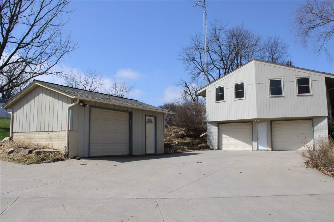 230 N Navajo Lane North English IA 52316