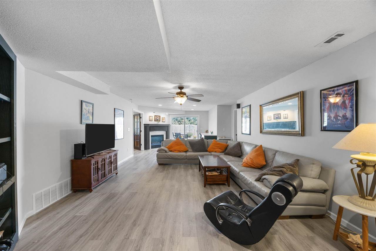 700 Mesquite Drive Coralville IA 52241