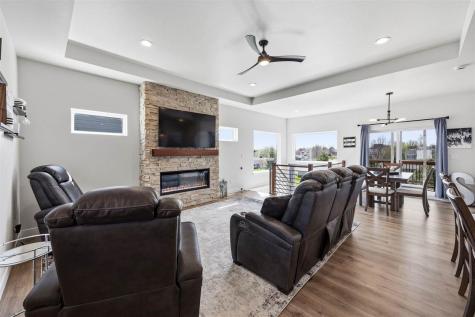 46 Pinnacle Lane Tiffin IA 52340