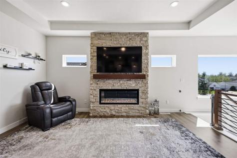 46 Pinnacle Lane Tiffin IA 52340