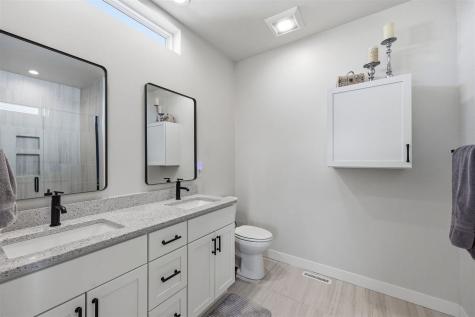 46 Pinnacle Lane Tiffin IA 52340