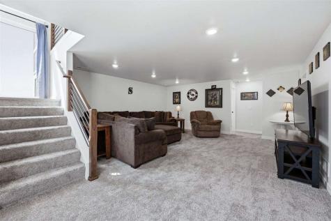46 Pinnacle Lane Tiffin IA 52340