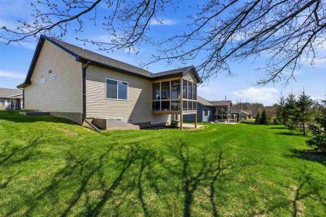 46 Pinnacle Lane Tiffin IA 52340