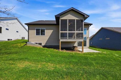 46 Pinnacle Lane Tiffin IA 52340
