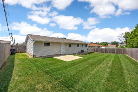 275 S 21st Street Court Marion IA 52302