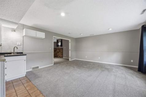 131 Penfro Drive Iowa City IA 52246
